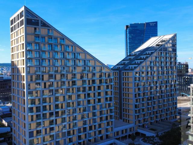Jednoizbový byt vo vysokom štandarde prevedenia - novostavba Metropolis, balkón s výhľadom na hrad
