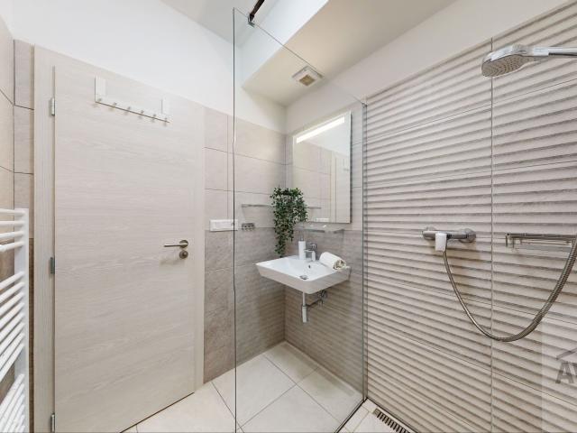 Priestranný apartmán s investičným potenciálom a vlastným parkovacím miestom v krásnom prostredí - Chopok Juh