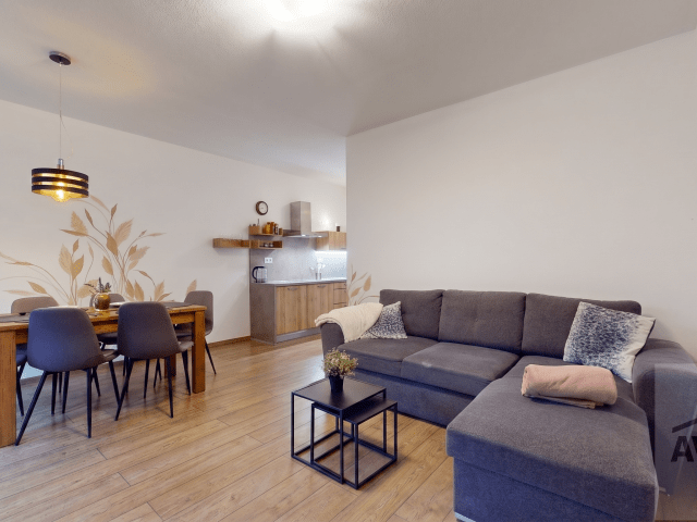 Priestranný apartmán s investičným potenciálom a vlastným parkovacím miestom v krásnom prostredí - Chopok Juh