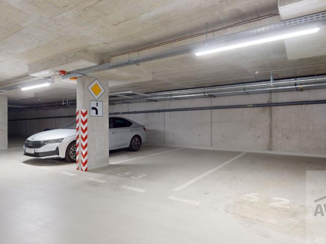 Jednoizbový byt vo vysokom štandarde prevedenia - novostavba Metropolis, balkón s výhľadom na hrad