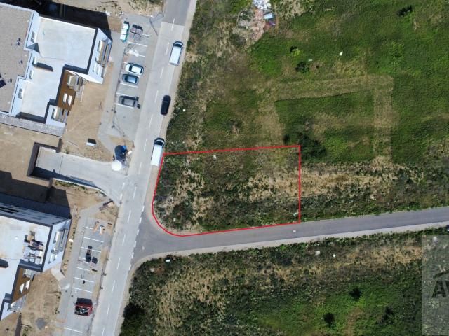 Pozemok na rodinný dom v Ivanke pri Dunaji – 538 m², všetky IS