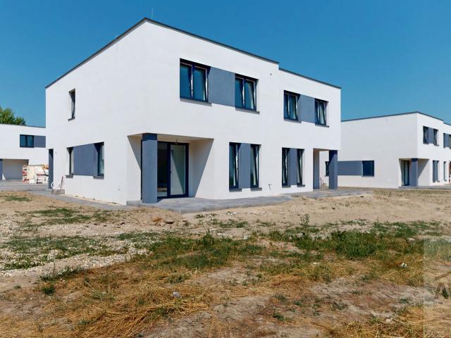SKOLAUDOVANÉ - Slnečný 4 izbový rodinný dom vo vyhľadávanej lokalite, všetky IS, Zálesie