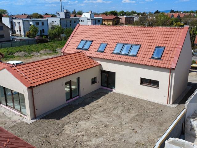 Najväčší rodinný dom v uzavretom areáli Villa Condominium Rusovce – Balkánska ulica