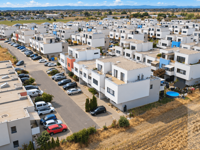 AVE estate | Praktický byt s dvomi izbami, samostatnou kuchyňou a záhradkou