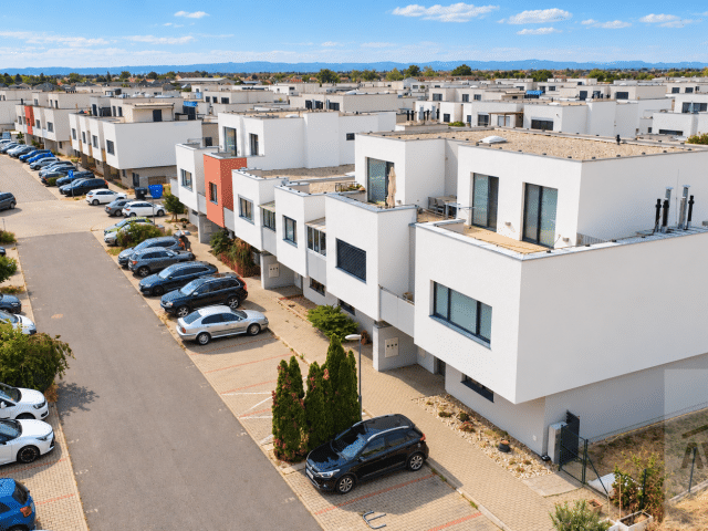 AVE estate | Zariadený byt so záhradou, vlastným kotlom a parkovaním | Hviezdoslavov