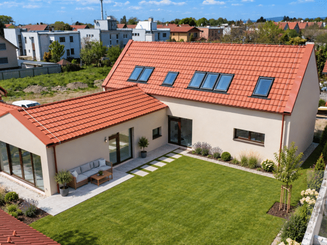 Veľkorysý 5-izbový rodinný dom s dvojgarážou | Rusovce | 210 m² | uzavretý areál