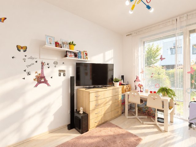 AVE estate | Zariadený byt so záhradou, vlastným kotlom a parkovaním | Hviezdoslavov