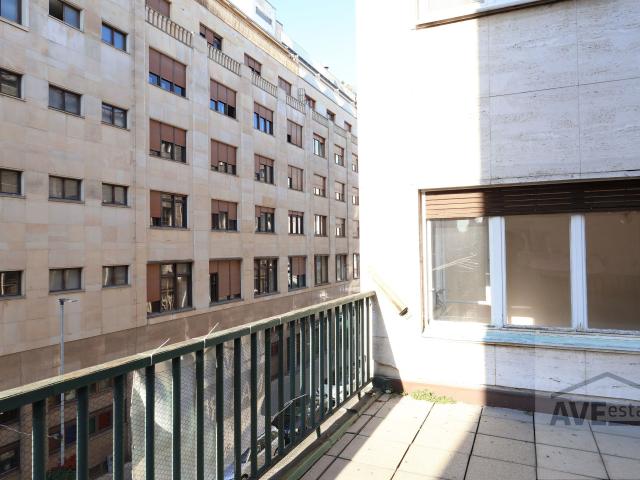NOVÁ CENA | 4-izbový byt s charakterom a 50 m² terasou v historickom centre Bratislavy