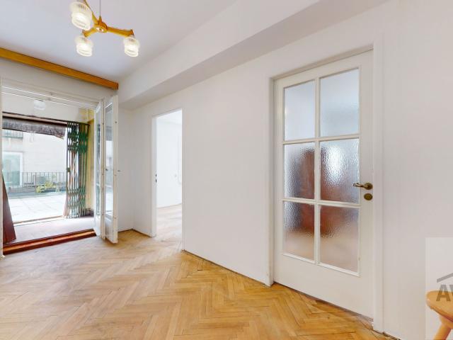 AVE estate | 4-izbový byt s charakterom a 50 m² terasou v historickom centre Bratislavy