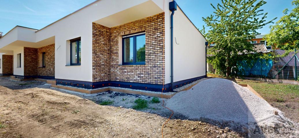 DOKONČUJEME  - 4 izbové domy na kľúč v obľúbenej lokalite Miloslavov