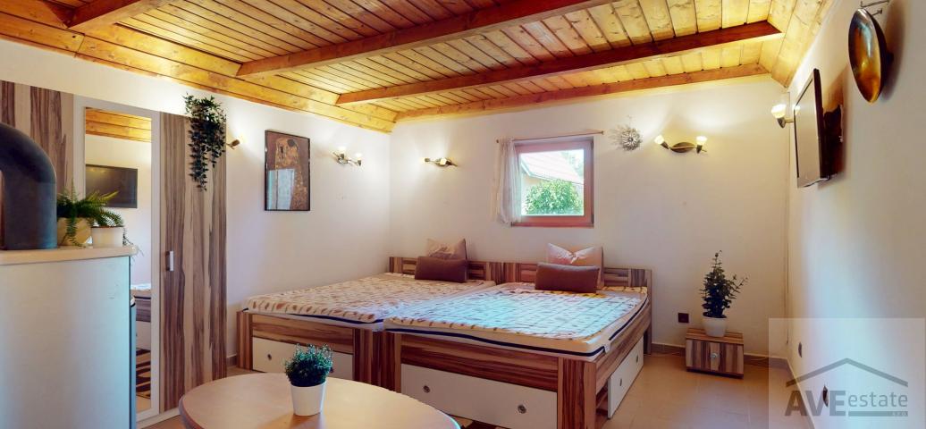 NOVINKA - Rekreačná chata v Rusovciach s terasou a záhradou