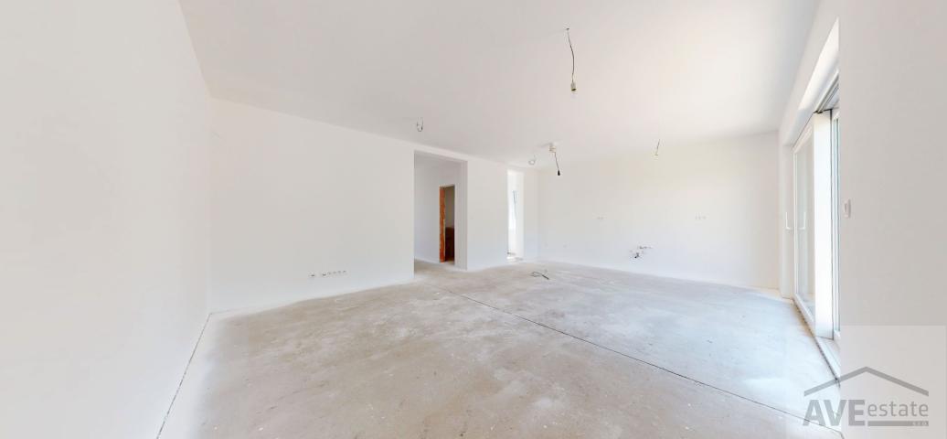 4 izbové rodinné domy s výbornou dispozíciou, štandardom, oplotením a záhradou na kľúč