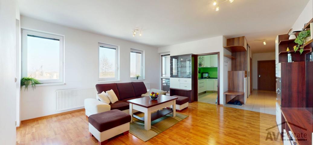 Priestranný 2,5 izbový byt so šatníkom, 3x terasa, parkovacie miesto, Rajka