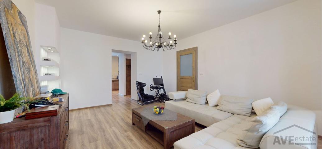 AVE estate | Kompletne zrekonštruovaný byt - balkón, veľký vnútroblok, veľká pivnica