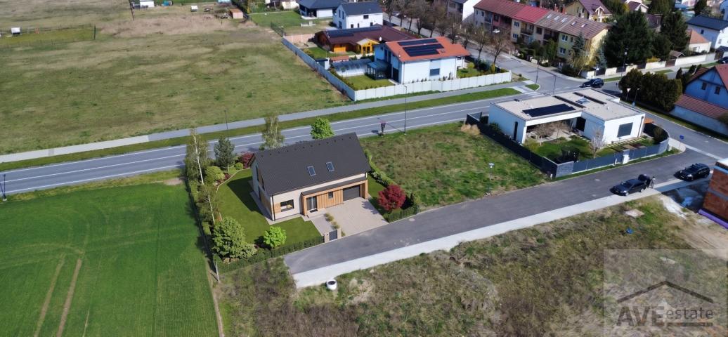 Stavebný pozemok 522 m² v Čunove – Zichyho tabla, všetky IS a aktuálna ÚPI