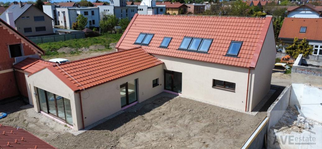 Najväčší rodinný dom v uzavretom areáli Villa Condominium Rusovce – Balkánska ulica