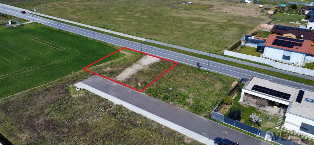 Stavebný pozemok (552 m²) vhodný na výstavbu rodinného domu - Čunovo