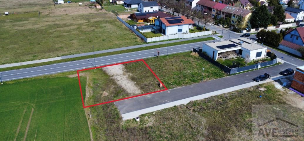 Stavebný pozemok (552 m²) vhodný na výstavbu rodinného domu - Čunovo